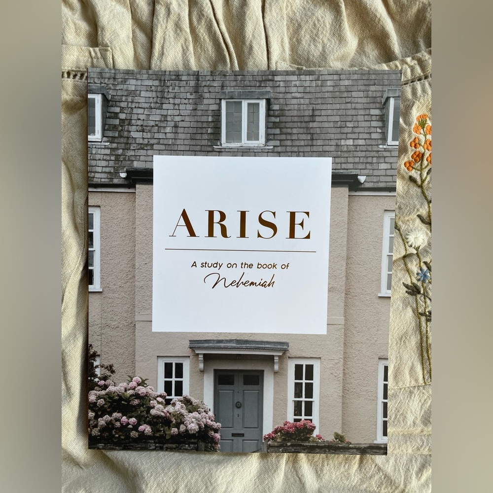 Daily Grace Arise | 5 Week Study | A Study on the Book of Nehemiah, never used